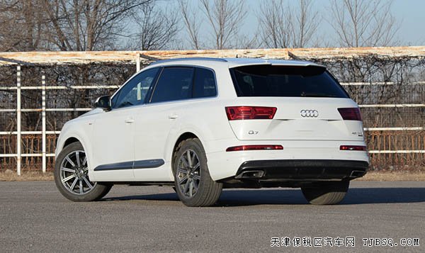 2016款奥迪Q7欧规版3.0T 天津港口现车优惠走俏