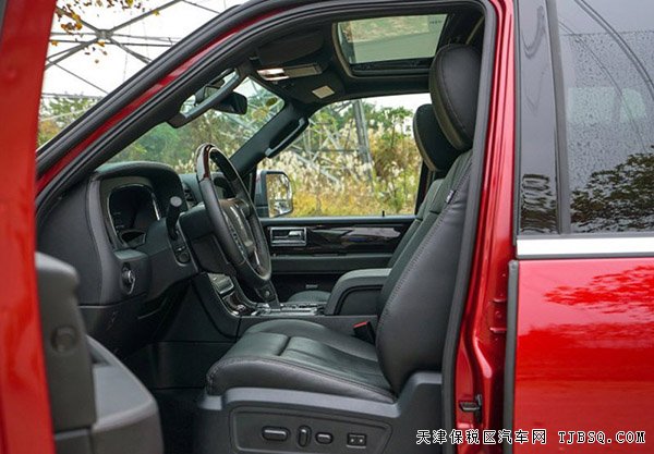 2016款林肯领航员3.5TT美式越野 现车优惠呈现