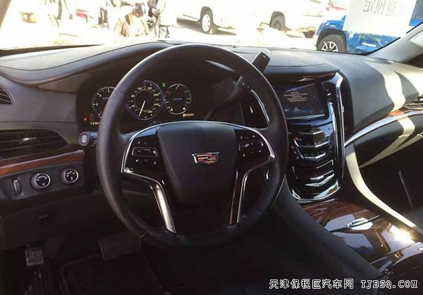 2016款凯迪拉克凯雷德6.2L加长版 现车优惠走俏