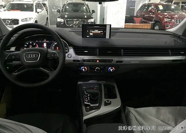 2016款奥迪Q7汽油版 全尺寸越野现车让利尽享