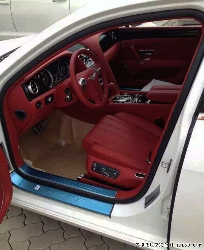 2016款欧规版宾利飞驰4.0T 平行进口报价享奢华