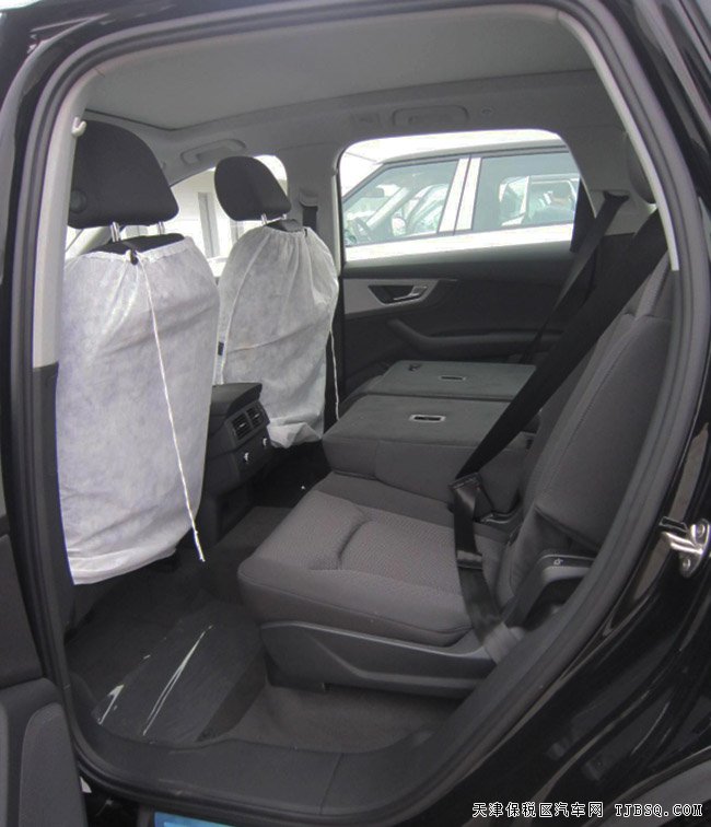 2016款奥迪Q7欧规版2.0T 滑动全景天窗/18轮现车58万