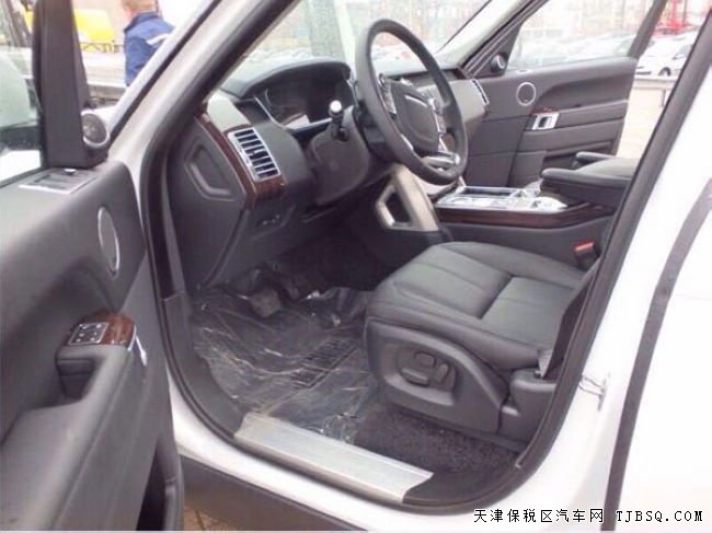 2016款路虎揽胜3.0T行政版 天津港现车优惠报价