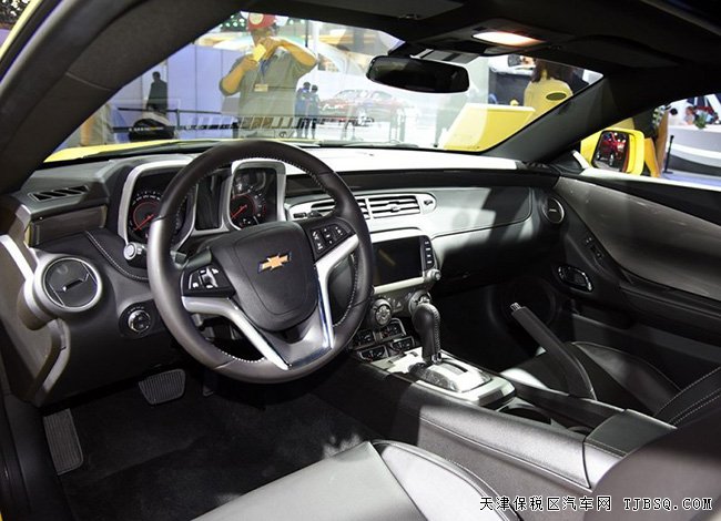 2016款雪佛兰科迈罗大黄蜂2.0T 平行进口车现场优惠季