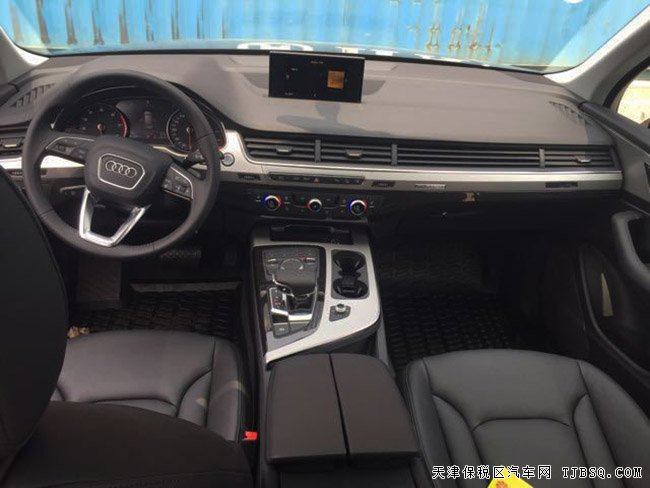 17款奥迪Q7加规版七座 三区空调/全景/19轮现车67.5万