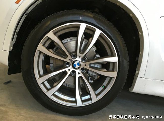 2016款宝马X5M加规版 M运动包/豪华包现车85万即刻拥有