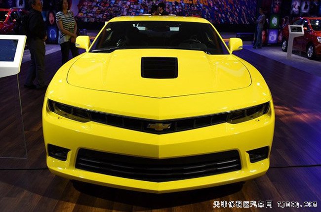 2016款福特野马2.3T加规版 8速自动挡/天窗现车34万起