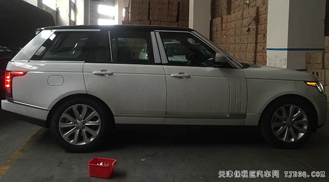 2016款路虎揽胜3.0T行政版 天津港现车盛惠乐享
