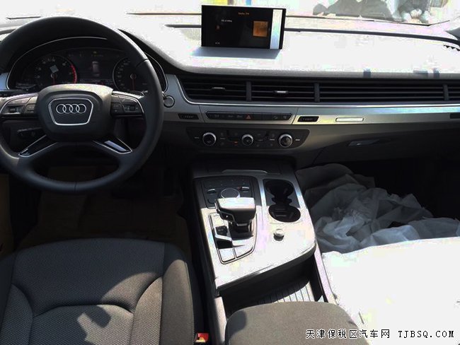 2017款奥迪Q7加规版 全尺寸越野现车让利酬宾