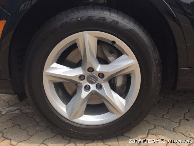 2017款奥迪Q7加规版七座 全景天窗/前加热现车67万劲惠