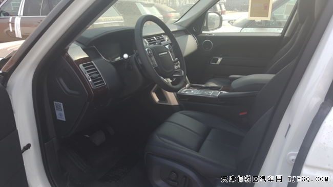2016款路虎揽胜行政版3.0T 平行进口现车优惠尊享