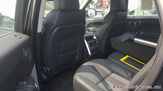 16款路虎揽胜运动中东版 滑动全景/20轮/电吸现车89.8万