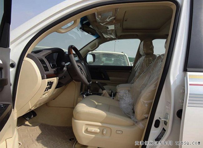 2016款丰田兰德酷路泽4600 陆巡4.6L V8优惠季