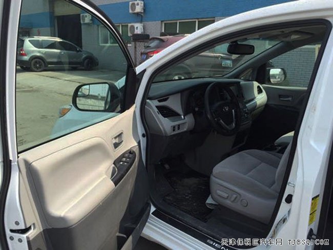 2016款丰田塞纳商务车报价 3.5L现车优惠促销