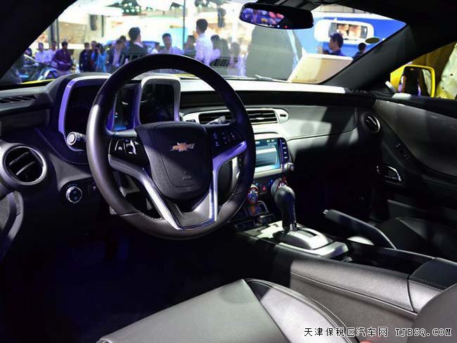 2016款雪佛兰科迈罗大黄蜂2.0T 现车优惠折扣