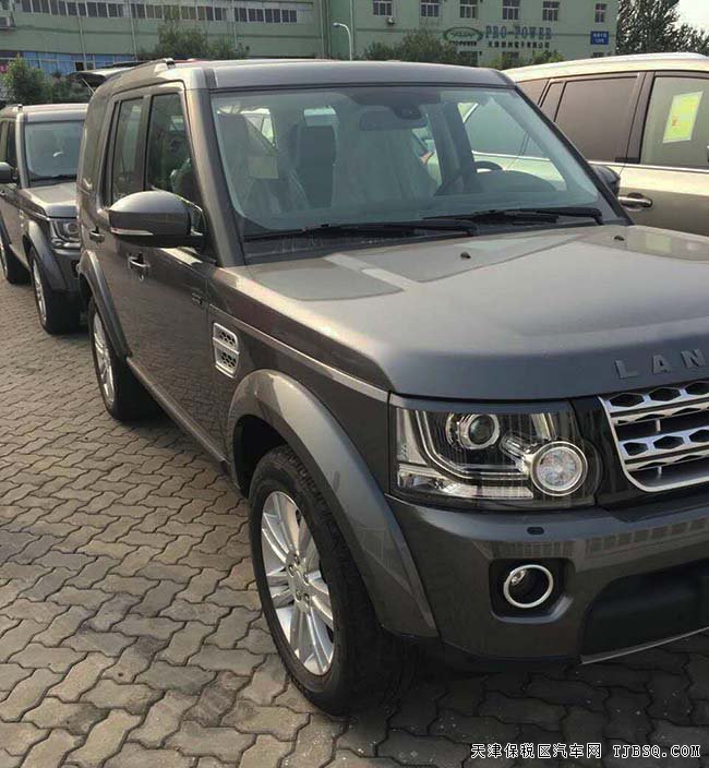 2016款路虎发现四中东版 滑动全景/双速分动箱现车76万