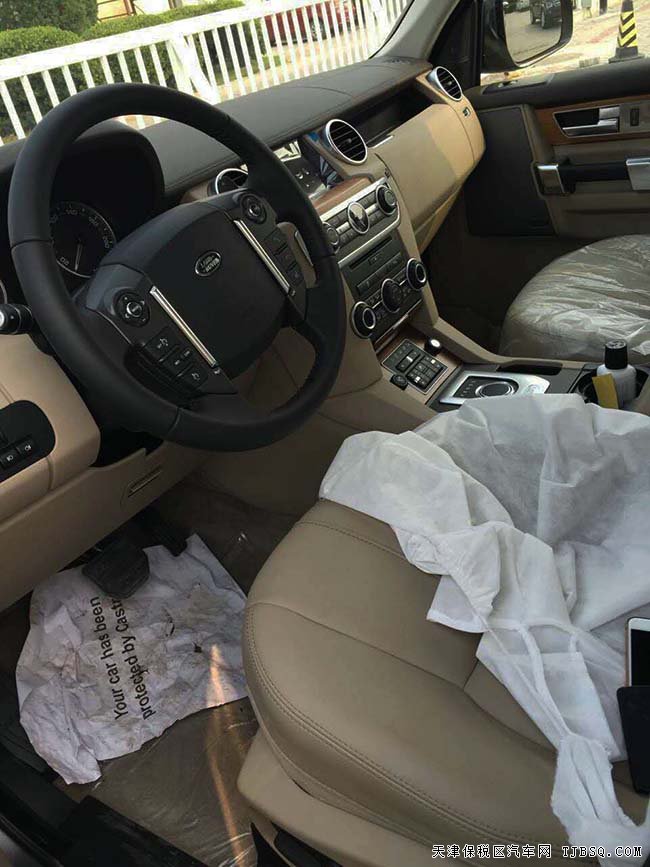 2016款路虎发现四中东版 滑动全景/双速分动箱现车76万