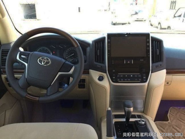 2016款丰田兰德酷路泽4600 陆巡4.6L V8优惠酬宾