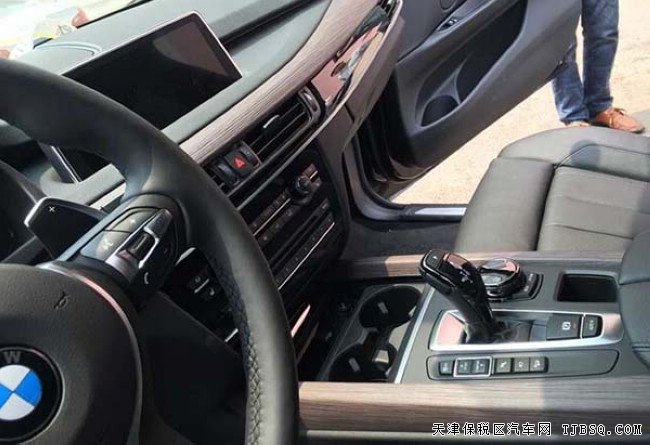 2016款宝马X5M包加版3.0T 平行进口优惠促销