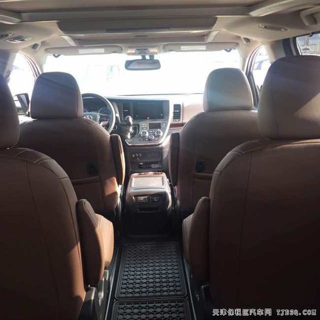 2016款丰田塞纳3.5L豪华MPV 两驱版/四驱版现车40万起