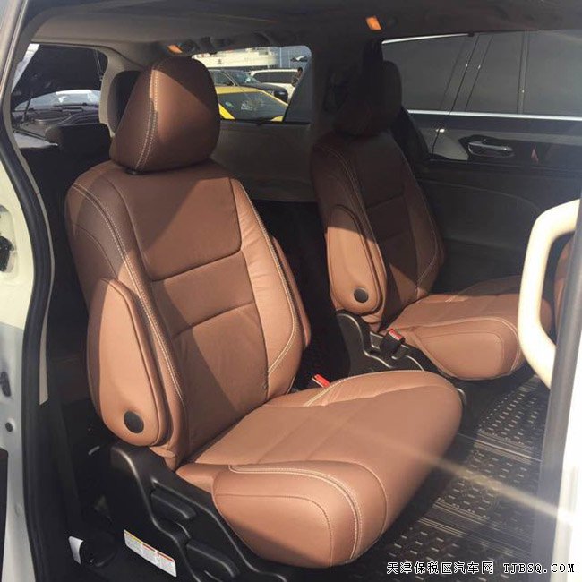 2016款丰田塞纳3.5L豪华MPV 两驱版/四驱版现车40万起