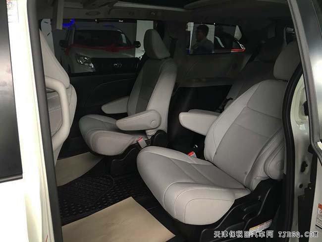 2016款丰田塞纳3.5L两驱版MPV 平行进口车报价震撼让利