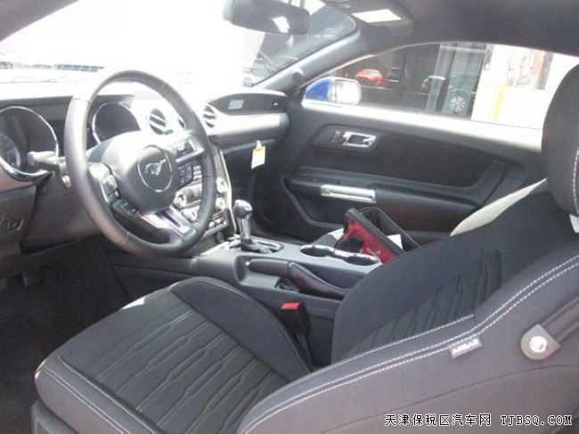 16款福特野马2.3T肌肉跑车 国庆节现车优惠来袭