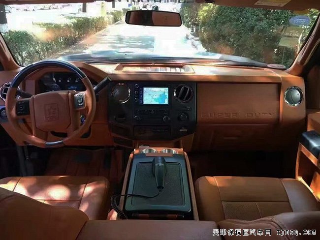 2016款乔治巴顿越野车6.8L 平行进口现车劲惠