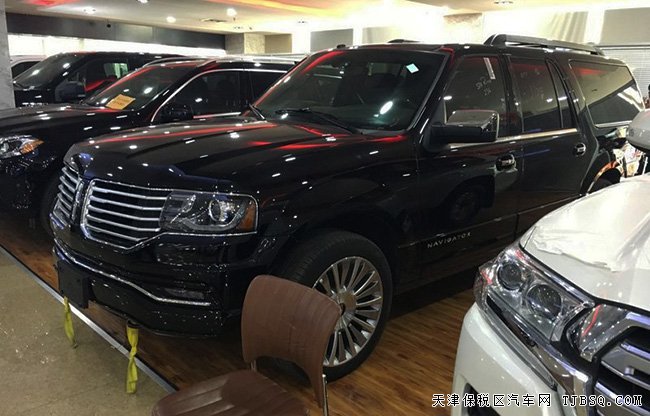 2017款林肯领航员3.5T加长版 墨规版现车优惠促