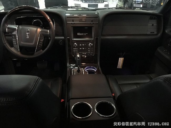 2017款林肯领航员3.5T加长版 墨规版现车优惠促