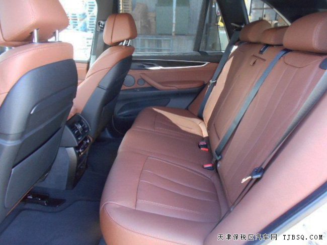 2017款宝马X5加规版3.0T 天津港口现车优惠走量