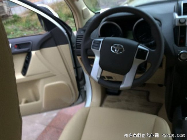 2016款丰田霸道2700中东版 天津港现车绚丽来袭