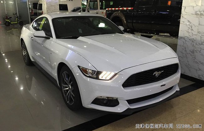 2016款福特野马2.3T美式肌肉跑车 现车优惠走俏