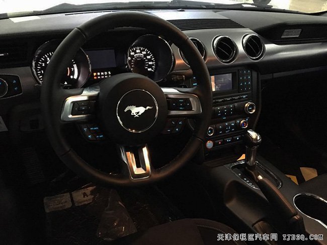 2016款福特野马2.3T美式肌肉跑车 现车优惠走俏