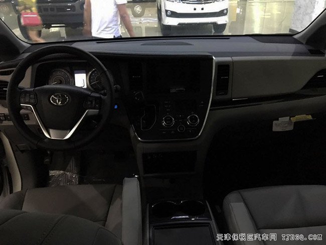 2016款丰田塞纳3.5L商务MPV 天津港现车优惠促销