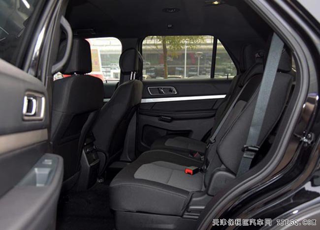 2017款福特探险者2.3T七座SUV 加规版现车惠报价