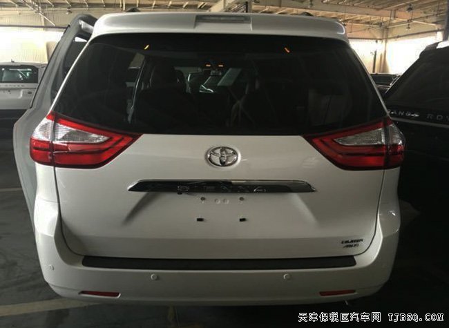 2016款丰田塞纳3.5L四驱版顶配 双天窗/18轮现车59万购
