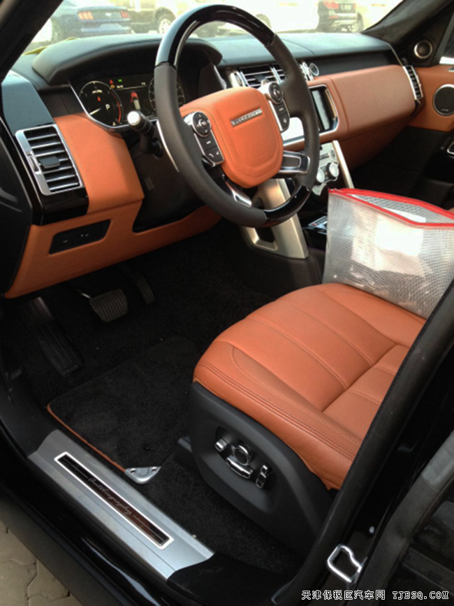 2016款路虎揽胜3.0T创世加长版 天津港现车惠报价
