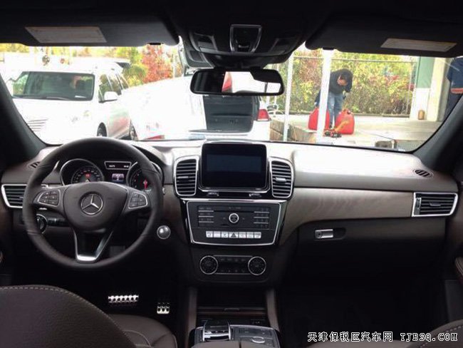 2017款奔驰GLE400加规版 豪华包/运动包现车87.5万巨献