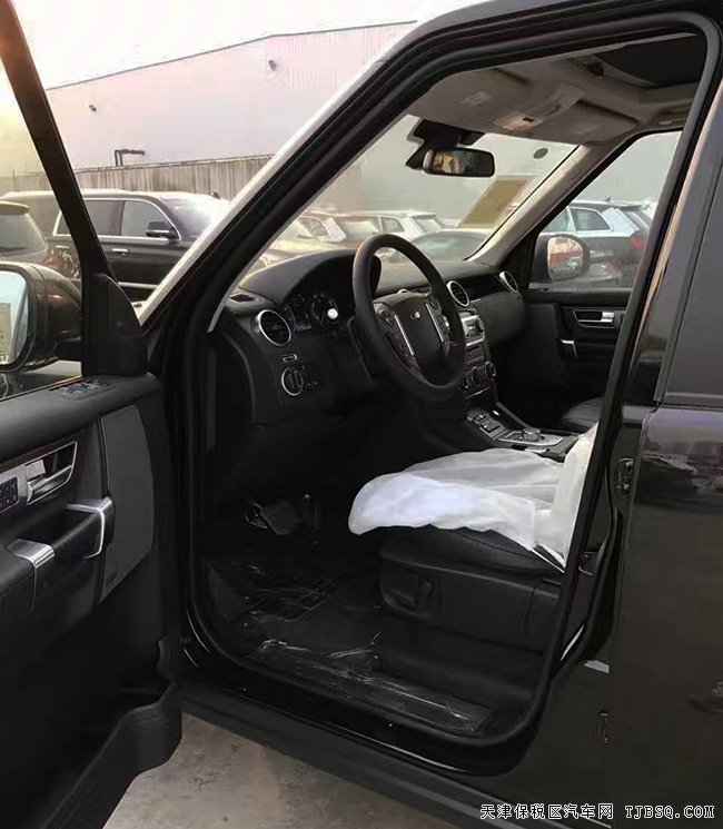 2016款路虎发现四3.0T七座SUV 全景/前后加热现车81.5万