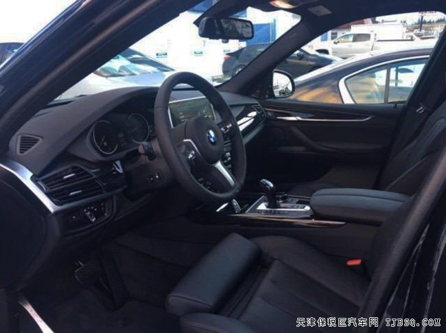 2017款宝马X5M包加规版 3.0T加版现车优惠走俏