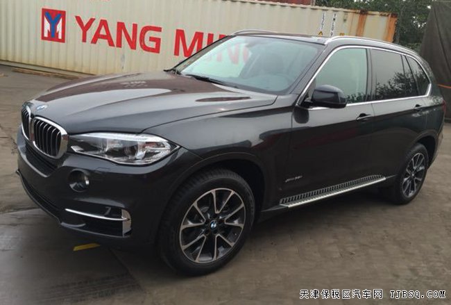2016款宝马X5经典公路SUV 平行进口现车惠满港口