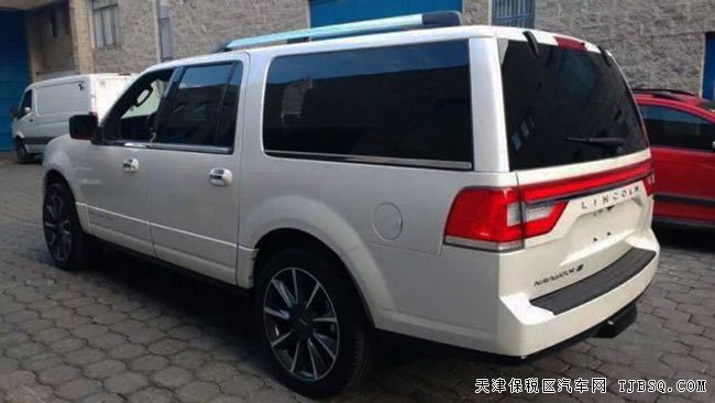 2016款林肯领航员3.5TT 全尺寸七座SUV现车绚丽来袭