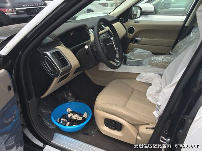 2016款路虎揽胜运动版 全景/前后座椅加热现车79.8万起