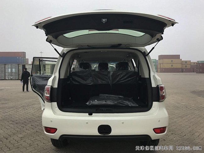 2017款日产途乐Y62中东版4.0L 7速/18轮现车热卖55万起