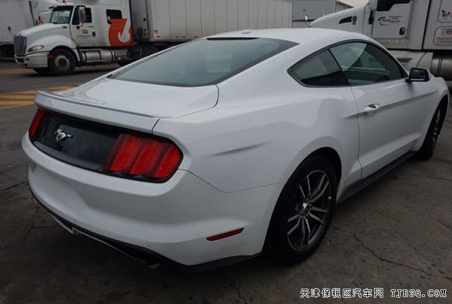 2017款福特野马2.3T墨西哥版 P版跑车现车36万钜惠来袭