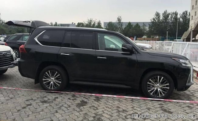 17款雷克萨斯LX570八座SUV 天津港现车优惠起航