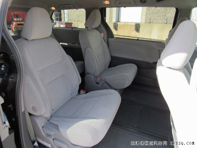 17款丰田塞纳3.5L四驱顶配版 18轮/双天窗现车62.5万购