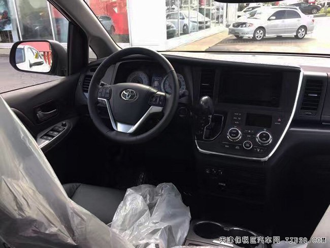 2017款丰田塞纳3.5L运动版 SE版现车优惠起航