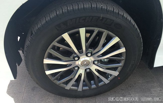 平行进口雷克萨斯LX570 凌志17款现车优惠走俏